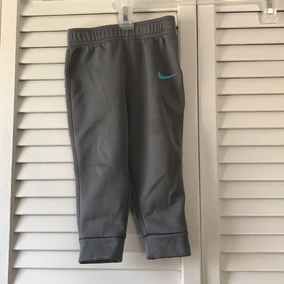 3/$25 Nike 3 piece Lot - Picture 8 of 10